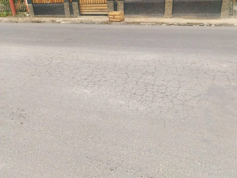 Wakil Bupati Warning Kontraktor Pelaksana Preservasi Jalan Sungaipenuh-Letter W
