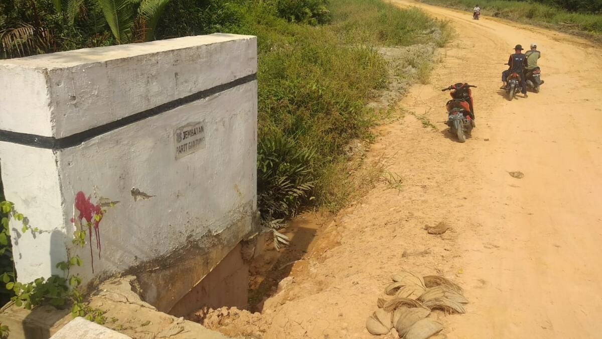 Oprit Jembatan Parit Gantung Dikeluhkan Warga