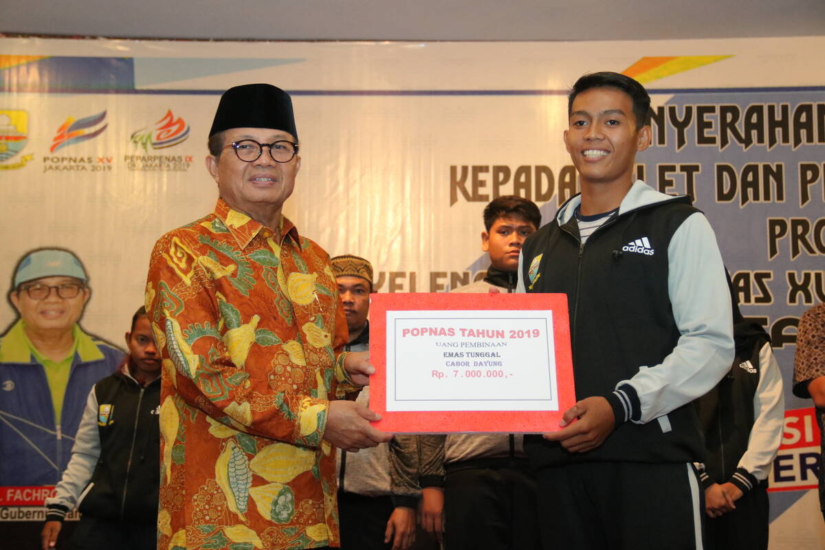 Gubernur Berikan Bonus Guna Memotivasi Atlet Jambi