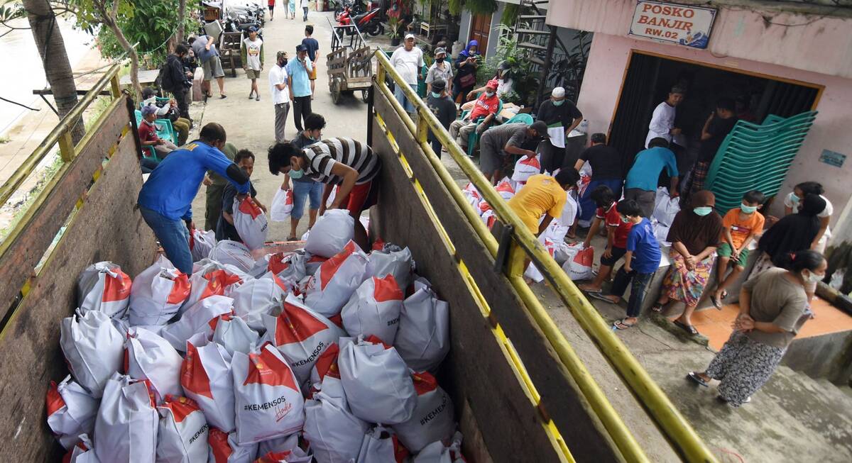 Dinilai Tumpang Tindih, Bansos Jokowi di Benahi