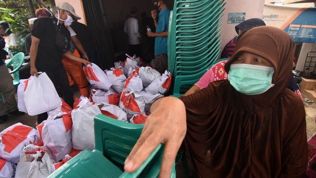 Dinilai Tumpang Tindih, Bansos Jokowi di Benahi