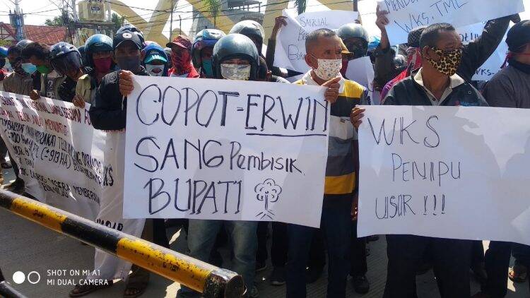 Duduki Kantor Safrial, Massa: Hentikan Pola Pembodohan