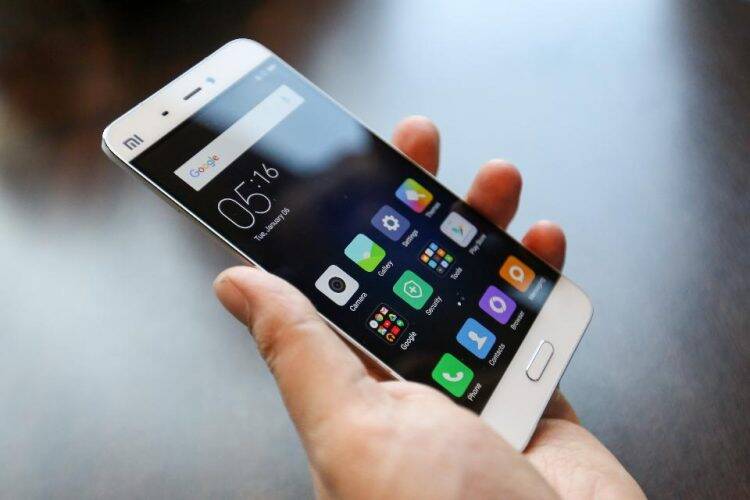 Corona Tahan di Handphone Selama Lima Hari