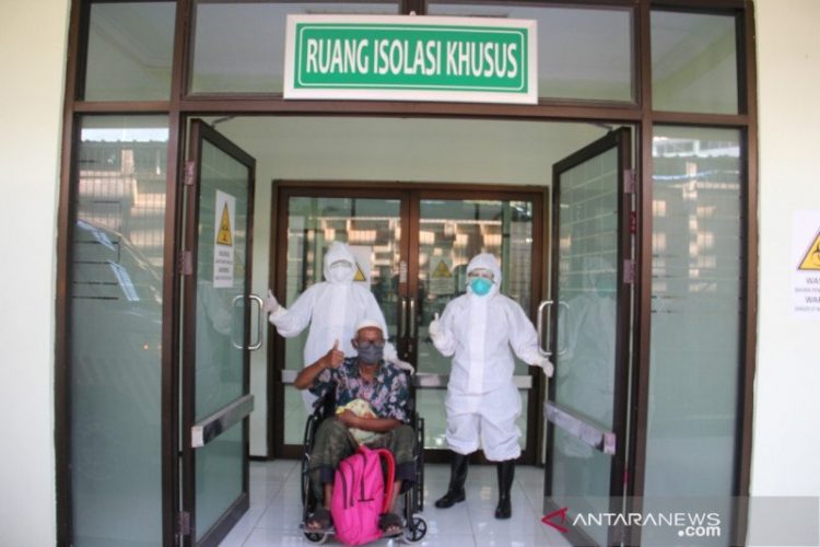 Kakek Berusia 73 Tahun Sembuh Dari Corona