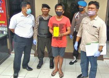 Izin Beli Kuota, FD Gadaikan Ponsel Temannya