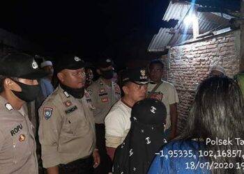 Saling Cinta Tapi Tak Direstui Orangtua, Darul Nekat Panjat Tower Telkomsel