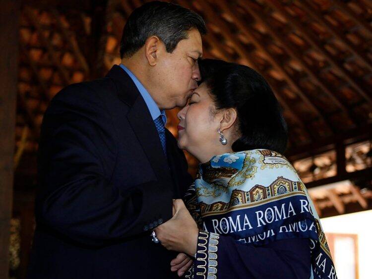 Bikin Haru, SBY Buat Lagu untuk Mendiang Istri