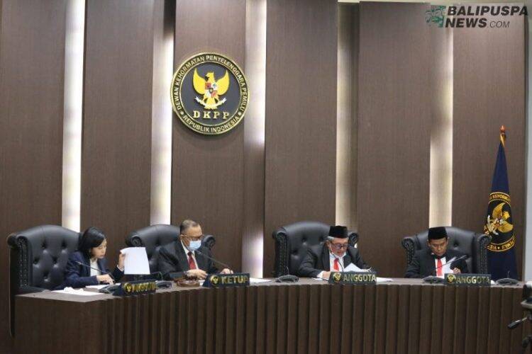 Anggota KPU Bungo Dipecat Gara-gara Janji 14 Ribu Suara