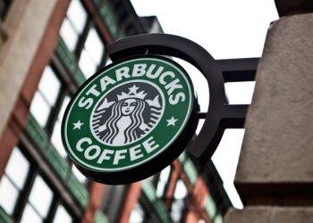 Pegawai Starbucks Intip Payudara Pengunjung