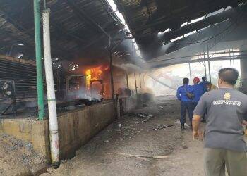 Gudang Triplek Rata Dengan Tanah