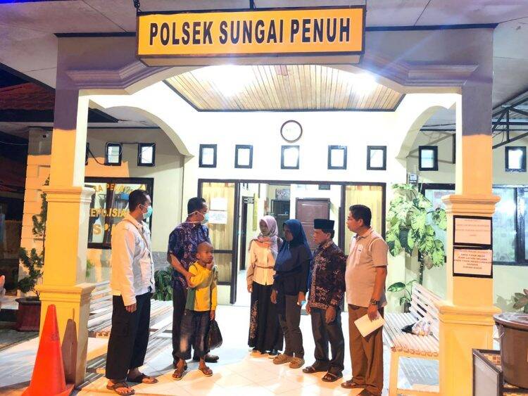 Sempat Ditinggalkan Orang Tuanya, Bocah di Kerinci Ini Berkumpul Lagi Dengan Keluarga