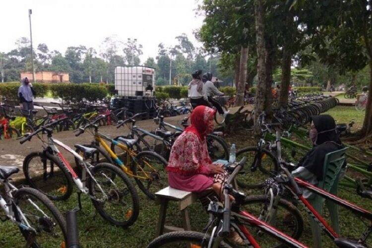 Kunjungan ke Candi Muara Jambi Ramai