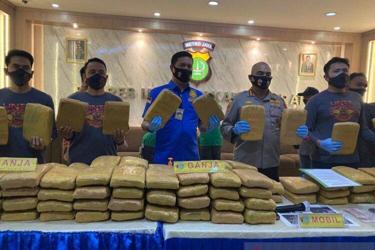 Selundupkan Ratusan Kilogram Ganja, Bapak dan Anak Terancam Hukuman Mati