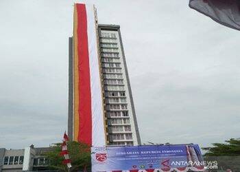 Ide Dandim Martapura, Kibarkan Bendera Merah Putih Terpanjang