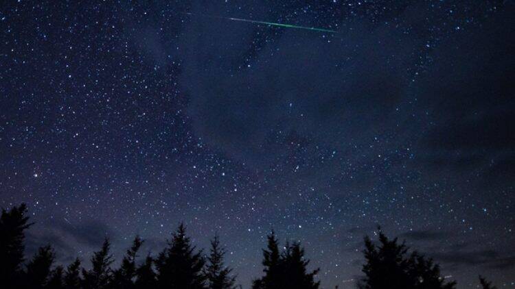 Puncak Hujan Meteor Dapat Diamati sampai Subuh
