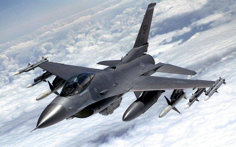 Jet Tempur China Patroli Selama 10 Jam di Laut China Selatan