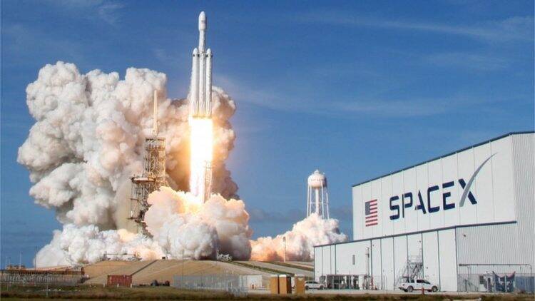 Ini Alasan Indonesia Pakai Roket Milik Elon Musk