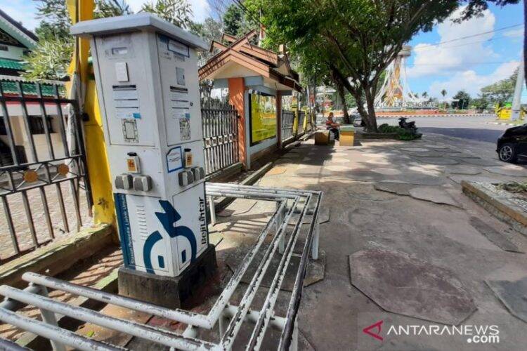Pernah Lihat Kotak Putih Ini di Tugu Keris Siginjai, Ternyata Tempat Ngecas Kendaraan Listrik