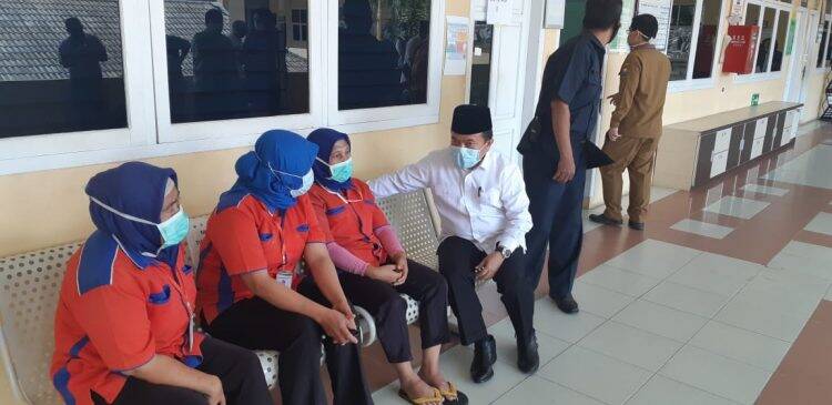 Haris Temui Pegawai Kebersihan RSUD Raden Mattaher
