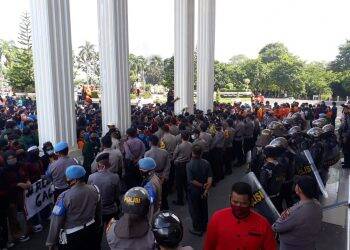 Polisi Bantah Perwira Jambi Nyamar Jadi Mahasiswa saat Demo UU Ciptaker
