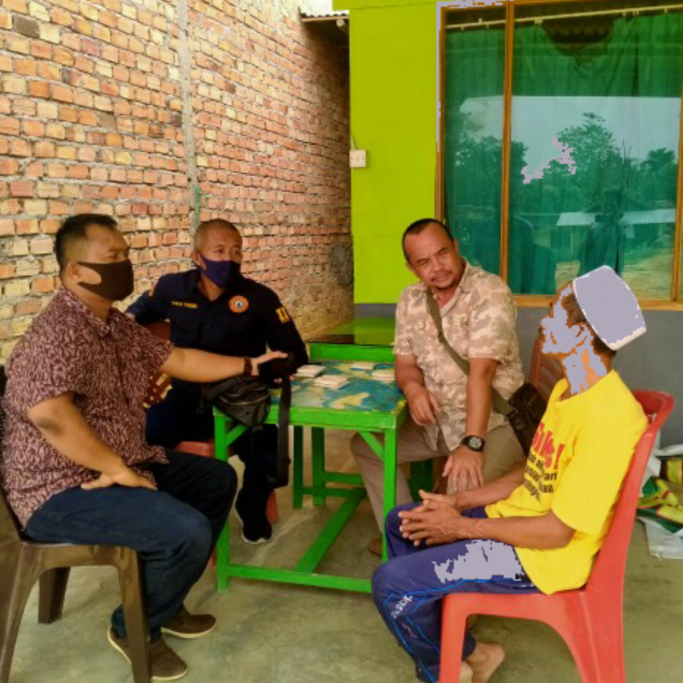 Polisi melakukan pemeriksaan terhadap pelaku. Foto: Ardi