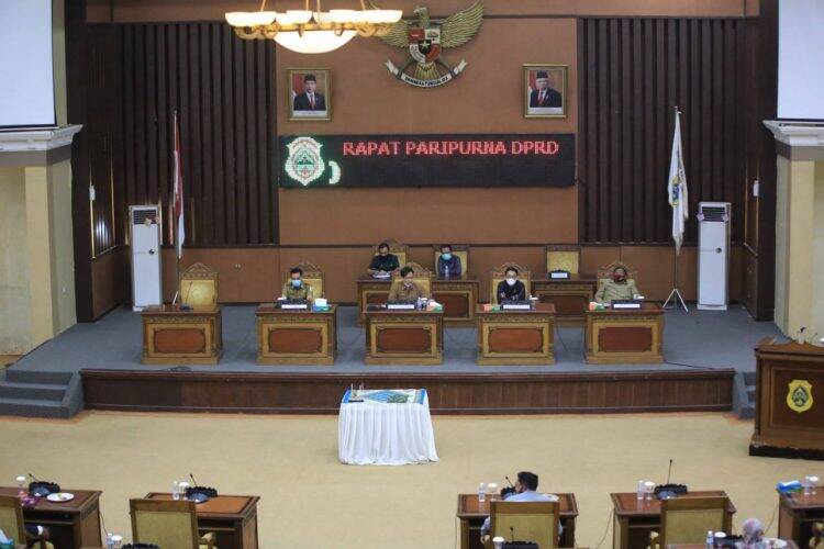Pemerintah Tanjung Jabung Timur menggelar rapat paripurna. Foto: Istimewa