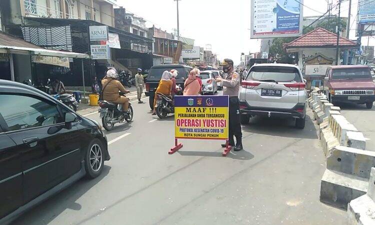 Operasi yustisi yang digelar di Jalan Depati Parbo dan Jalan Pancasila. Foto: Hendra