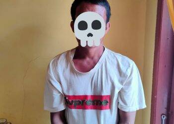 Pelaku saat berada di Mapolres Sarolangun. Foto: Hamzah