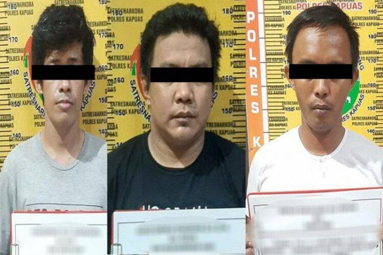 Tiga pelaku yang berhasil diringkus Satuan Reserse Narkoba Polres Kapuas, Kabupaten Kapuas, Kalimantan Tengah yang kedapatan menjadi kurir dan pengedar narkoba jenis sabu-sabu.