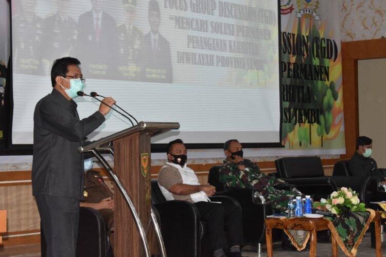 Restuardy Daud  dalam acara FGD Mencari Solusi Permanen Penanganan Karhutla. Foto: Istimewa