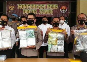 Polda Jambi Tangkap Kurir 19,4 Kilogram Sabu dari Malaysia