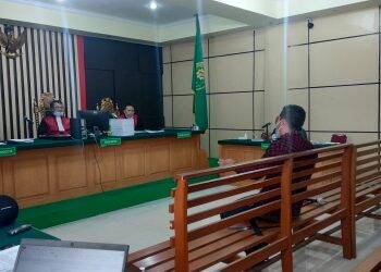 Apif Firmansyah saat memberikan kesaksian di Pengadilan Tipikor Jambi. Foto: Istimewa