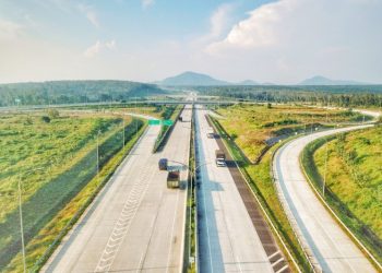 PT Hutama Karya (Persero) terus memperhatikan kondisi jalan terutama di ruas Bakauheni-Terbanggi Besar (Bakter), menjelang libur panjang akhir pekan mendatang