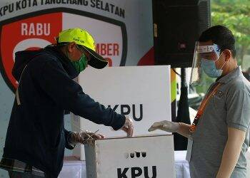 Pilkada serentak 2020 dilakukan di tengah pandemi COVID-19 yang belum mereda. Foto: Istimewa
