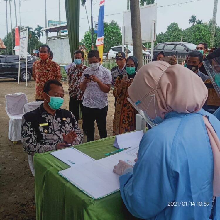 Pak Wabup dan Bu Kajari Muaro Jambi Gagal Divaksin