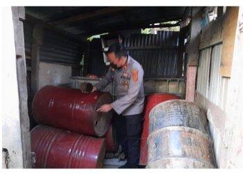 Polisi Grebek Gudang Minyak Ilegal, Diduga Diedarkan ke Pedagang Pertamini Kota Jambi