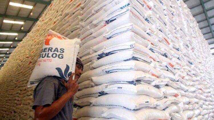 Penerima BST dan PKH Dapat Tambahan Beras 10 Kilogram