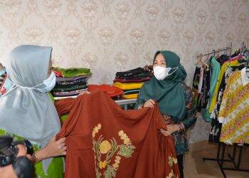 Hesti Haris Apresiasi Inovasi Rumah Produksi Batik Bersama