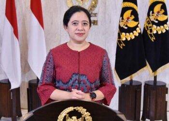Budayawan Minta Tentara Turunkan Baliho Puan