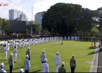 Jokowi Kukuhkan 2 Anggota Paskibraka Nasional 2021 asal Jambi