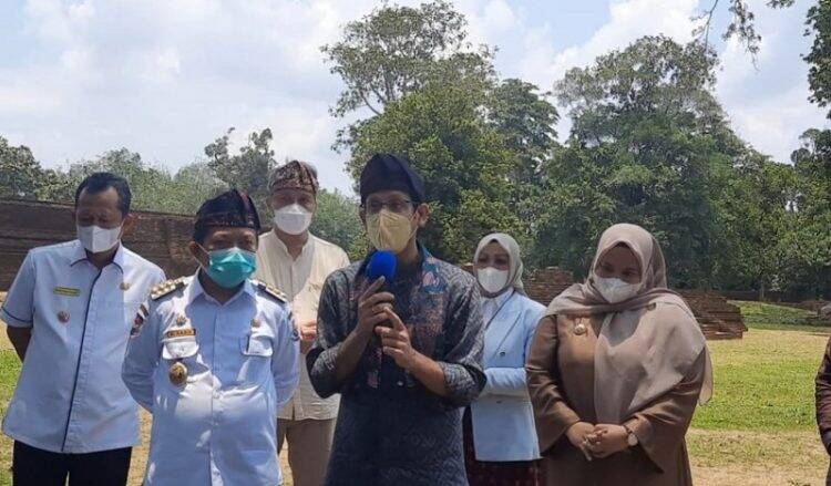Nadiem Akan Laporkan Potensi Candi Muaro Jambi ke Jokowi