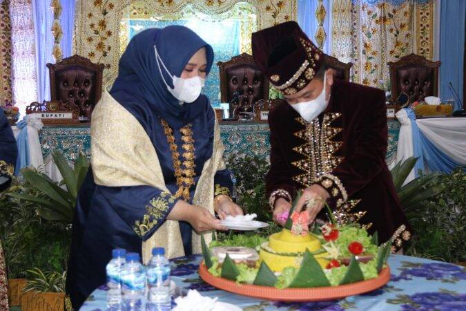 Hadiri HUT Muarojambi, Haris Sampaikan Ini..