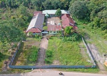 SD Negeri di Kota Jambi Masih Ditutupi Pagar Seng