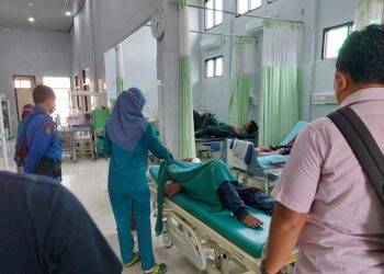 Speed Boat Pecah Dihantam Ombak Tanjabbar, 20 Penumpang Selamat