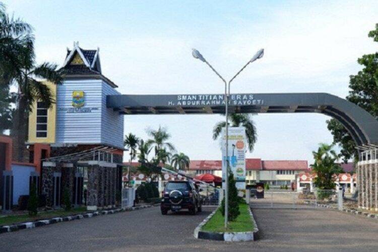 Ngeri, 33 Siswa SMA Titian Teras Positif Corona