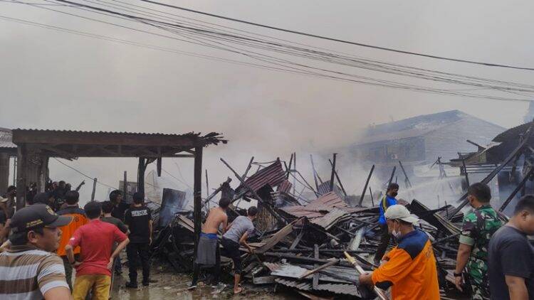 10 Rumah di Tanjab Barat Habis Dilalap Sijago Merah