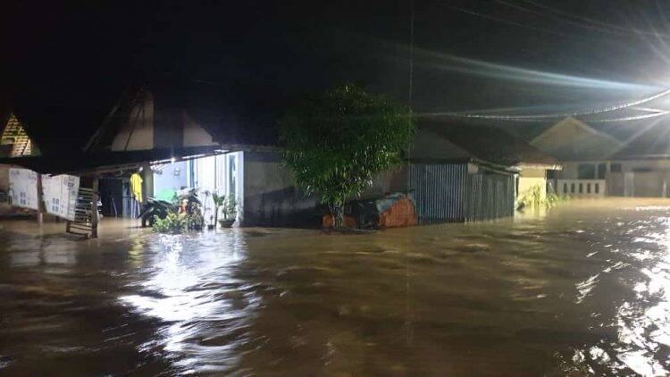 Biang Kerok Banjir di Kota Jambi, Cuma Rusdi Berani Datang Kirim Bantuan