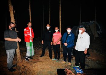 Yuk Lihat Gaya Pak Jokowi Nikmati Malam Kemah di IKN