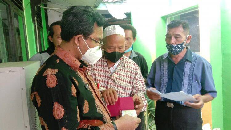 Ada yang Tak Beres, Pedagang Pasar Bedug Protes