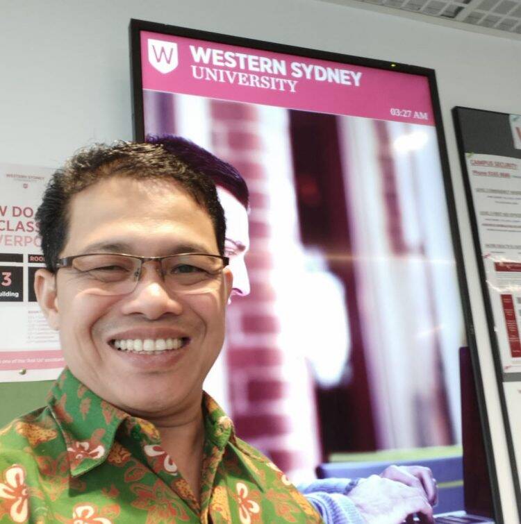 Tamatan Luar Negeri Lebih Hebat?